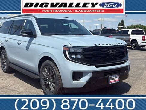 New 2026 Ford Expedition Platinum w/ Stealth Appearance Package AWD/4WD image 1