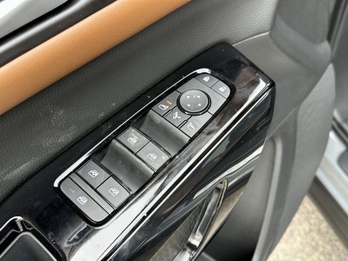 New 2026 Nissan Pathfinder Platinum image 28