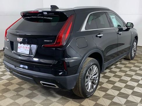 Used 2024 Cadillac XT4 Premium Luxury image 6