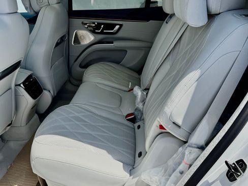New 2026 Mercedes-Benz EQS 550 4MATIC SUV image 29