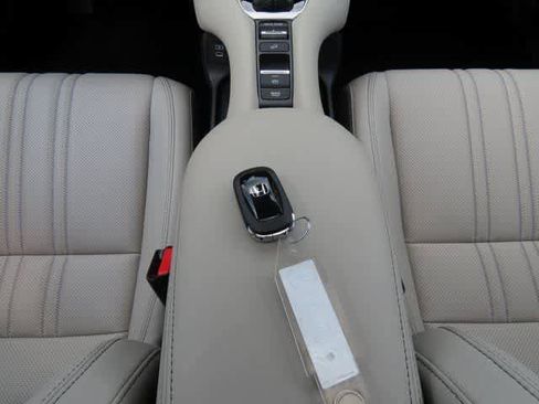 New 2026 Honda HR-V EX-L image 24