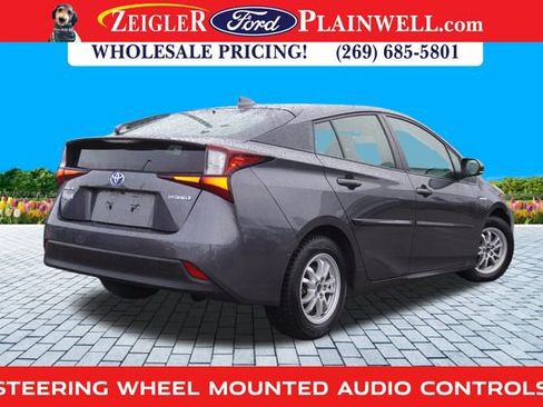Used 2022 Toyota Prius L Eco image 5