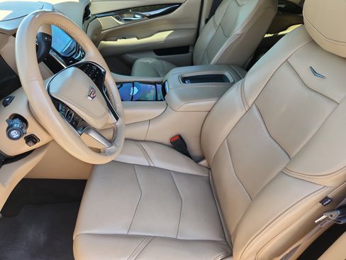 Used 2020 Cadillac Escalade ESV Platinum AWD/4WD image 11