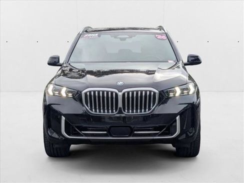 Used 2026 BMW X5 xDrive50e image 2