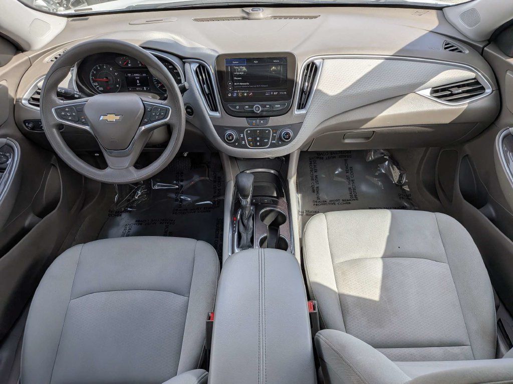 Used 2025 Chevrolet Malibu LT FWD image 13