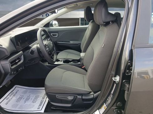 Used 2025 Kia K4 LXS image 9