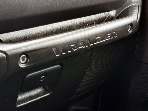 Used 2023 Jeep Wrangler Unlimited Rubicon 4xe w/ Steel Bumper Group image 19