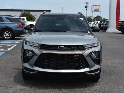 Used 2023 Chevrolet TrailBlazer RS w/ Convenience Package AWD/4WD image 2
