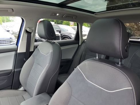 Certified 2023 Volkswagen Taos SE w/ Panoramic Sunroof Package FWD image 16