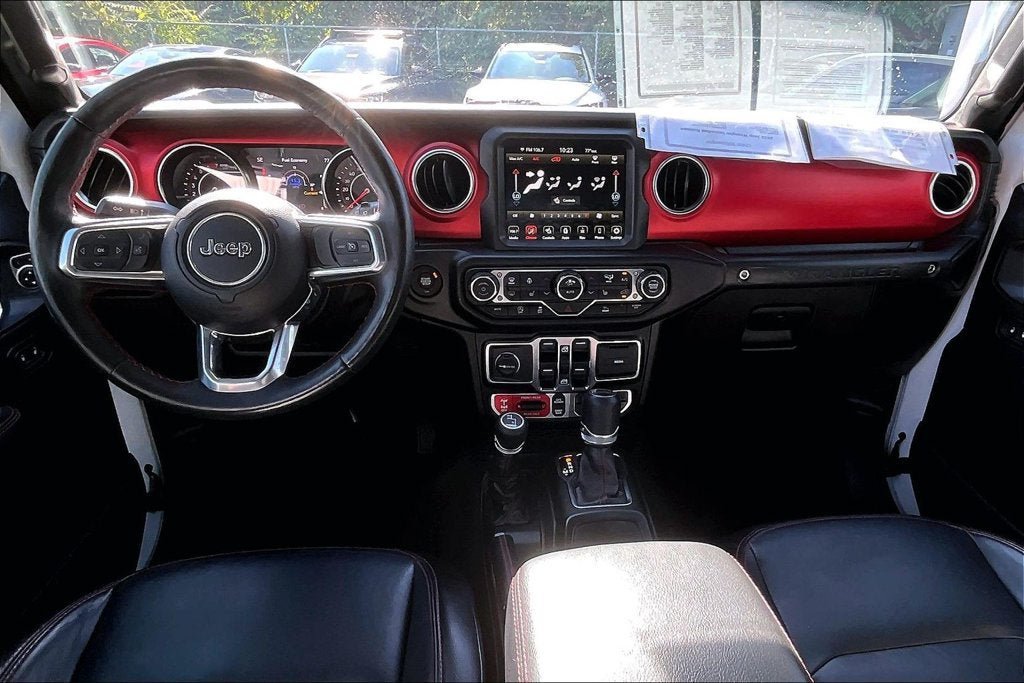 Used 2022 Jeep Wrangler Unlimited Rubicon w/ LED Lighting Group AWD/4WD image 13
