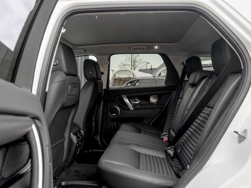 Used 2025 Land Rover Discovery Sport S image 17