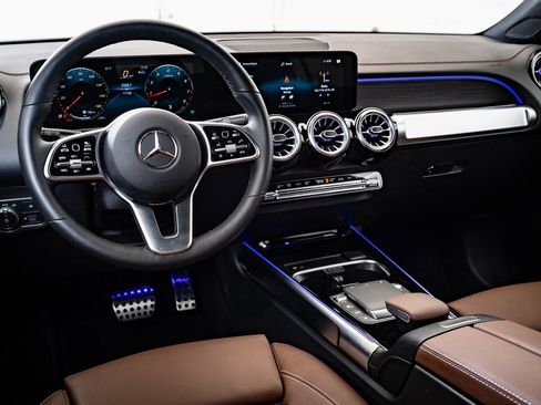 Certified 2023 Mercedes-Benz GLB 250 4MATIC image 4