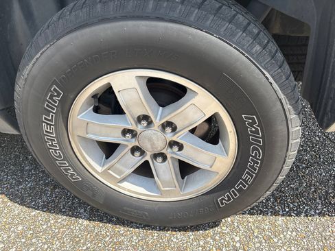 Used 2013 GMC Yukon XL SLT w/ SLT-2 Equipment Package RWD image 6