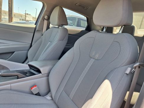 Used 2024 Hyundai Elantra SE FWD image 5