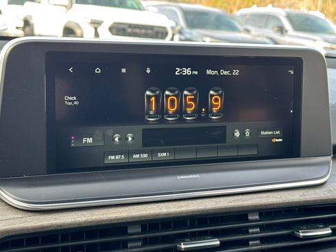 Used 2022 Kia Telluride EX w/ EX Premium Package image 25