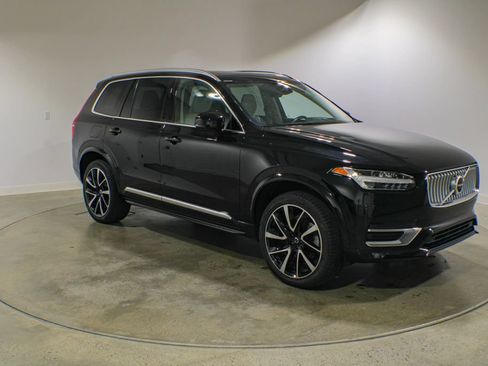 Used 2023 Volvo XC90 B5 Plus w/ Protection Package Premier AWD/4WD image 7