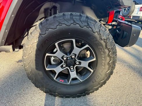 Used 2018 Jeep Wrangler Unlimited Rubicon AWD/4WD image 14