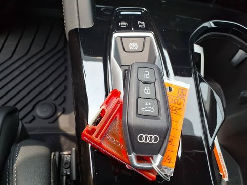 Used 2025 Audi Q5 Prestige AWD/4WD image 30
