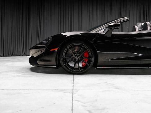 Used 2019 McLaren 570S Spider RWD image 24