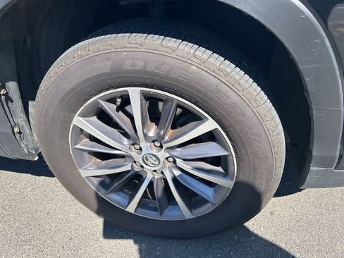 Used 2019 Toyota Highlander XLE w/ Protection Package #3 image 4