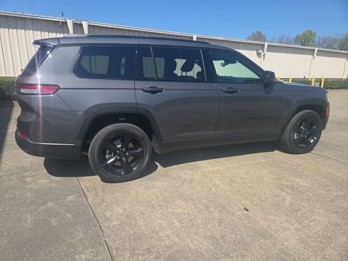 Used 2025 Jeep Grand Cherokee L Altitude image 8