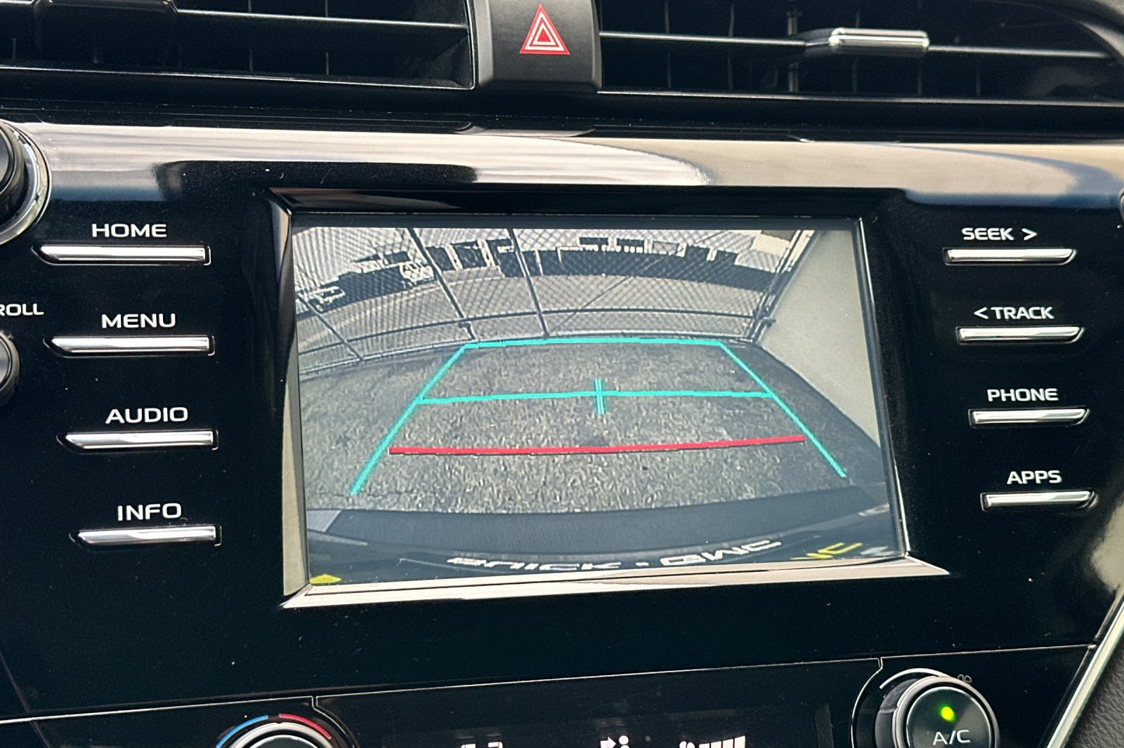 Used 2018 Toyota Camry SE FWD image 25