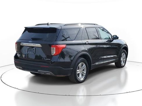 Used 2024 Ford Explorer XLT w/ Equipment Group 202A AWD/4WD image 4