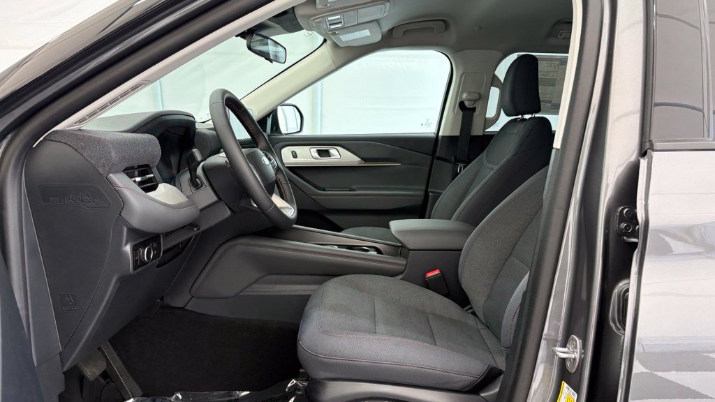 New 2026 Ford Explorer Active AWD/4WD image 13