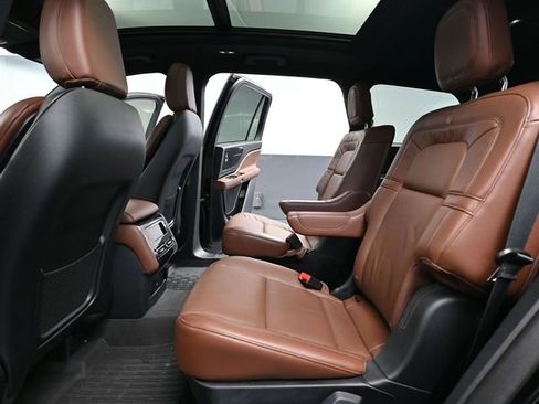 Used 2025 Lincoln Aviator Reserve w/ Jet Appearance Package image 43