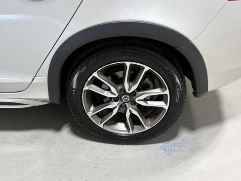 Used 2018 Volvo V60 T5 Cross Country AWD/4WD image 36