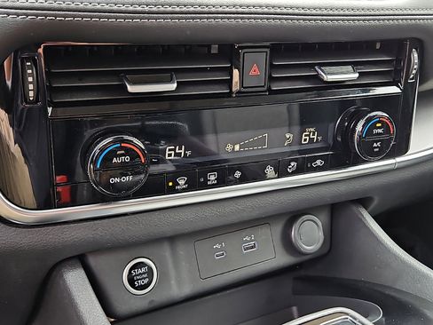 Certified 2022 Nissan Rogue SV image 15