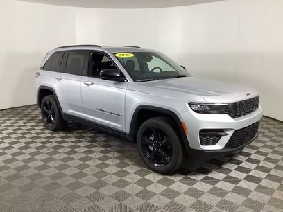 Used 2023 Jeep Grand Cherokee Altitude