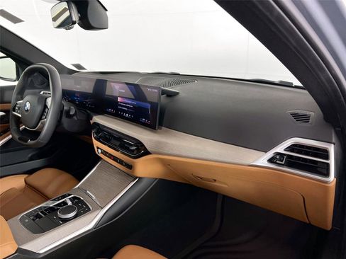 Used 2025 BMW 330i xDrive Sedan w/ Premium Package image 27