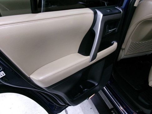 Used 2016 Toyota 4Runner Limited image 27