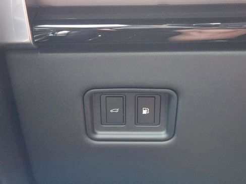 New 2025 Land Rover Range Rover SE image 21