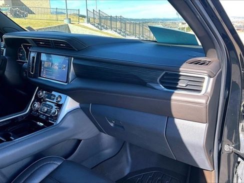Used 2021 GMC Yukon XL Denali image 27