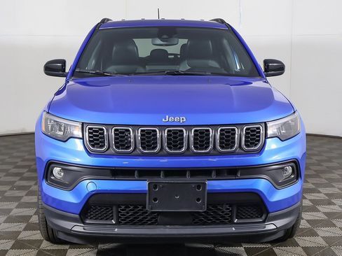 Used 2024 Jeep Compass Latitude image 10