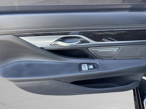 Used 2016 BMW 740i image 17