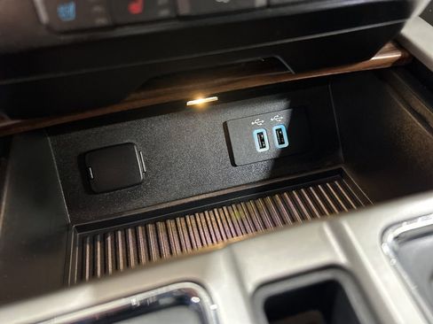 Used 2016 Ford F150 Lariat w/ Equipment Group 502A Luxury image 23