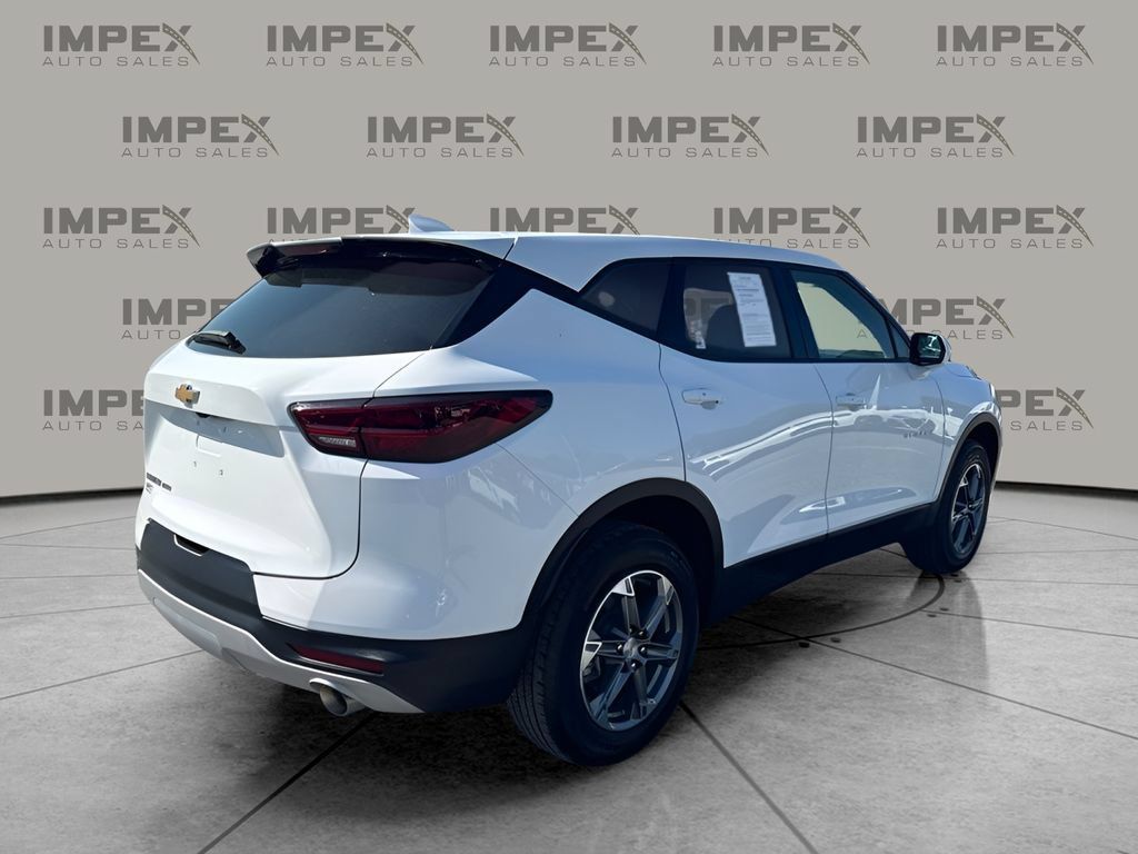 Used 2025 Chevrolet Blazer LT AWD/4WD image 5