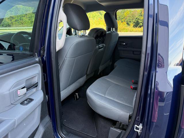 Used 2015 RAM 1500 Classic SLT AWD/4WD image 15
