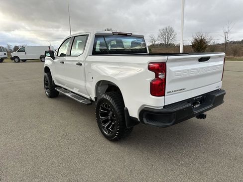 Used 2024 Chevrolet Silverado 1500 W/T w/ Z71 Off-Road Package AWD/4WD image 3