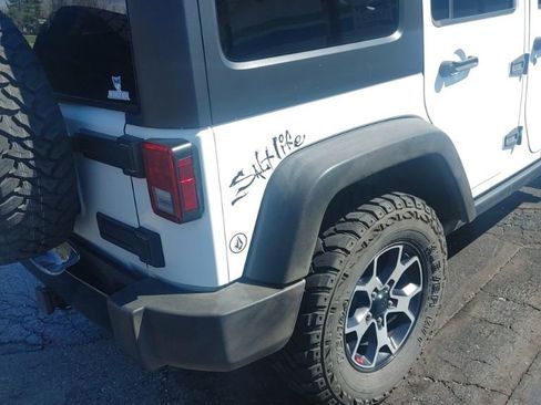 Used 2017 Jeep Wrangler Unlimited Sport image 4