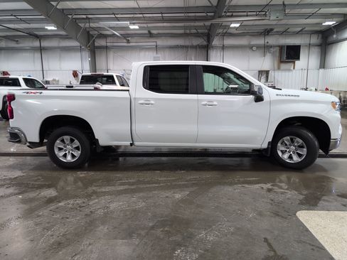 Used 2023 Chevrolet Silverado 1500 LT w/ Protection Package AWD/4WD image 2