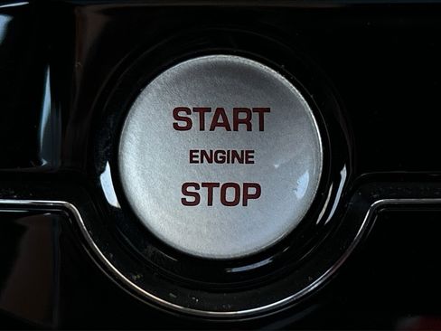 Used 2016 Jaguar XF R-Sport image 25