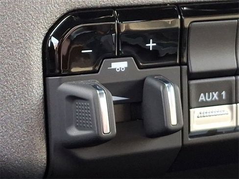 Used 2024 RAM 2500 Tradesman w/ Chrome Appearance Group image 26