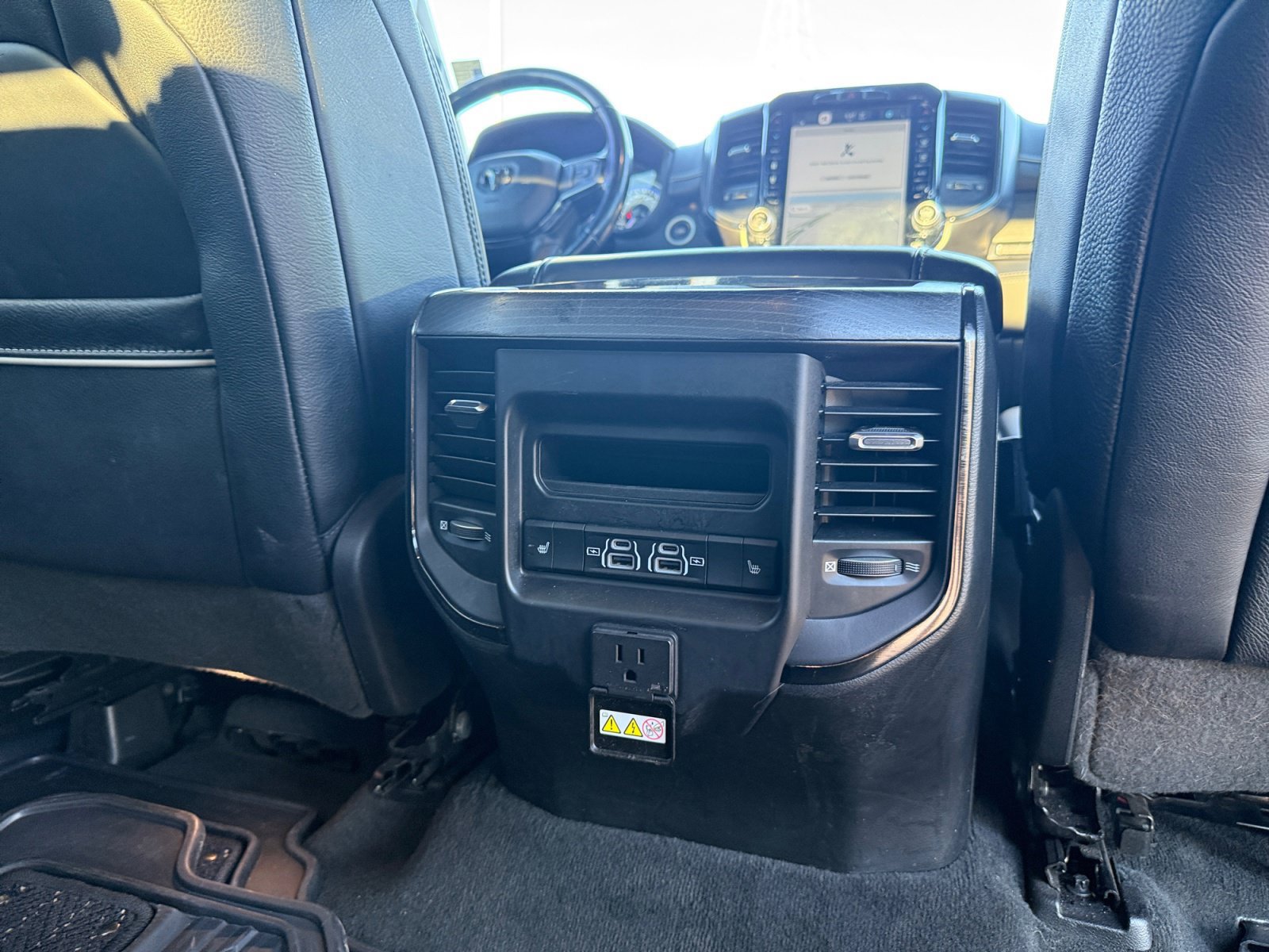 Used 2022 RAM 1500 Limited w/ Body Color Bumper Group AWD/4WD image 33