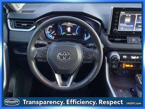 Used 2020 Toyota RAV4 Limited image 14