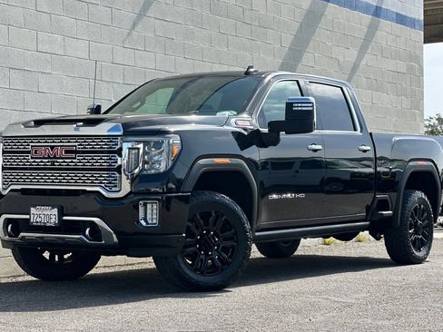 Used 2021 GMC Sierra 2500 Denali w/ Denali Black Diamond Edition AWD/4WD image 8