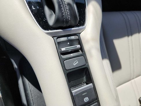 Used 2025 Honda HR-V EX-L image 24